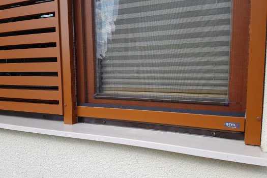 Za namestiten komarnikov imam &scaron;e polno časa. Ali pač ... NE?